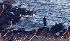 Cadavere in mare davanti la pista ciclabile: in corso le operazioni di recupero cadavere