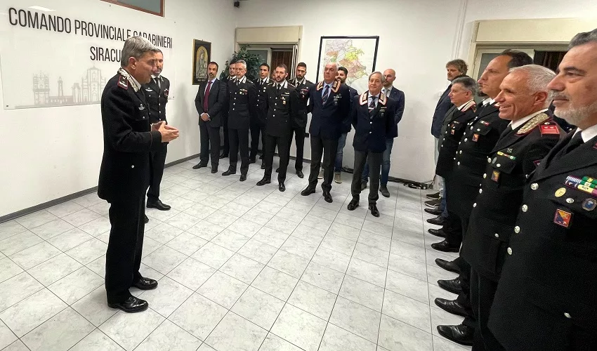 Visita del gen. Ubaldo Del Monaco al Comando provinciale dei Carabinieri