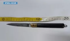 In tasca con un coltello a serramanico di 20 cm: 34enne denunciato coltello