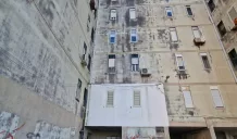 Via Algeri 122/124: palazzine popolari nel degrado totale. I residenti: "Siamo abbandonati a noi stessi" 1 via algeri