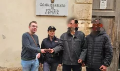 Restituito un portafogli con oltre 400 euro trovato in Ortigia: il nobile gesto di 2 pakistani portafogli