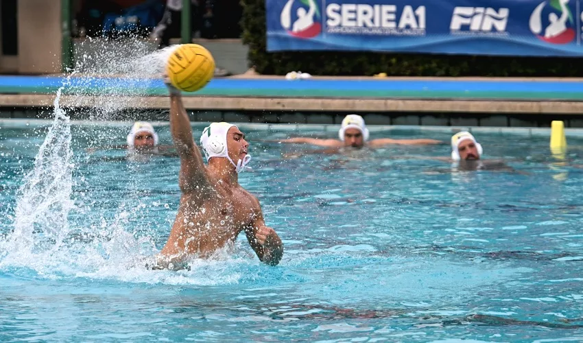 Tra Ortigia e De Akker Bologna la spuntano i biancoverdi ai rigori (17-16)