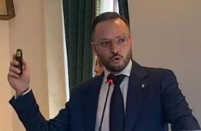 Arbitro aggredito durante Rosolini-Villasmundo. Il presidente dell'AIA di Siracusa: "Pensiamo allo sciopero generale"