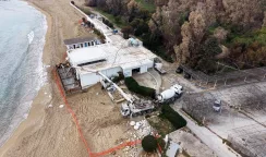 Cantiere dell'Arenella, le associazioni: "E' uno scempio". Cna Balneari: "Nessun abuso" arenella