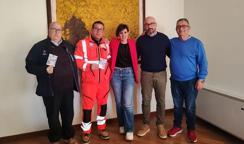 Card elettroniche donate dalla Fillea Cgil ad associazioni di volontariato