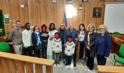 Il benvenuto di Canicattini Bagni ai 3 figli di Emebet, mamma etiope arrivata nel 2021 canicattini