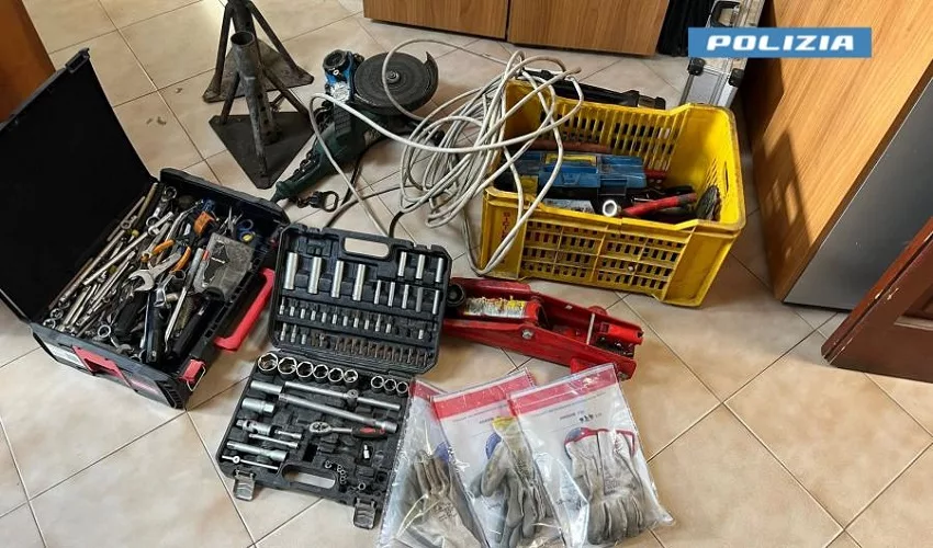 Controllo del territorio ad Augusta: 2 denunce e rivenute 2 auto rubate