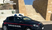 Sanzioni il giovane in moto nell’area pedonale e sulla scalinata del Belvedere Lido di Noto 4 giovane