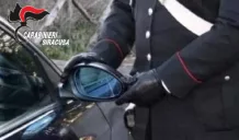 Truffa dello specchietto a turista tedesco: 35enne denunciato 2 specchietto