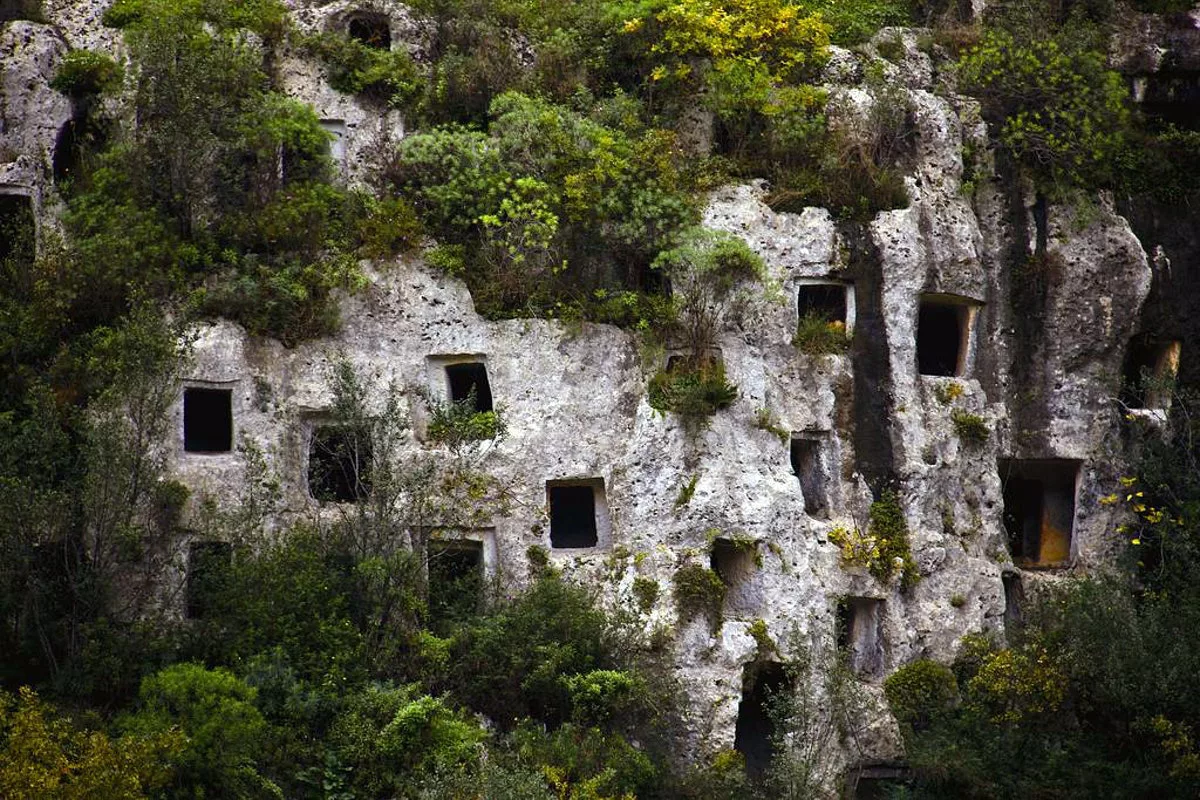 La Riserva Naturale Orientata “Pantalica, Valle dell’Anapo e Torrente Cava Grande”