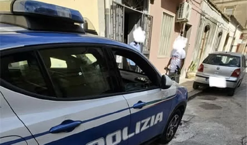 Casa-dormitorio alla Borgata: all’interno trovati 10 cittadini stranieri