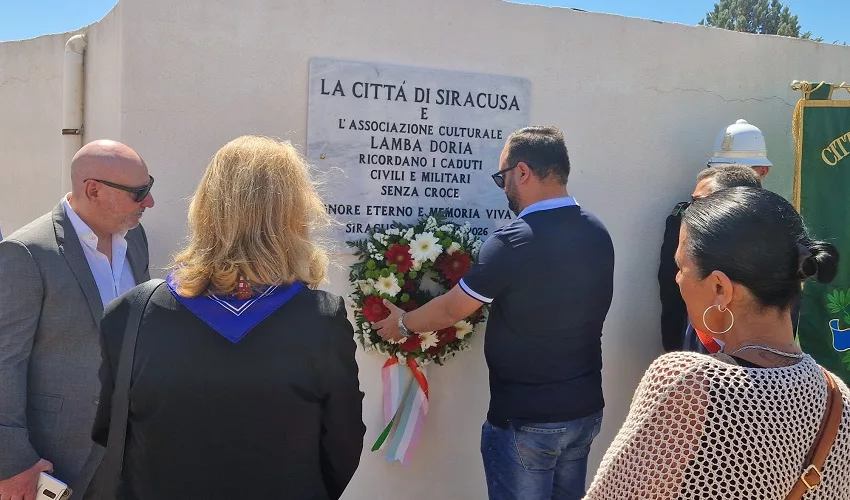 Siracusa ricorda i Caduti civili e militari senza croce: scoperta epigrafe al Cimitero Comunale