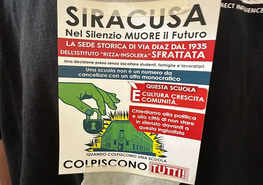 Gli studenti del "Rizza-Insolera" in lutto per la sede storica di viale Diaz